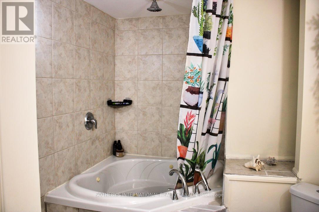 88 Harridine Road, Brampton, Ontario  L6X 2X2 - Photo 18 - W12463714