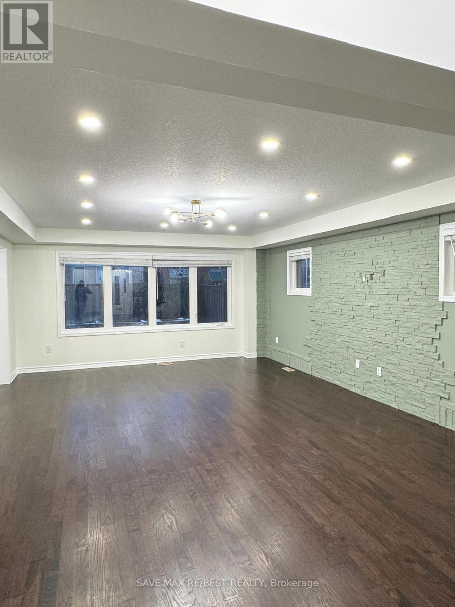 Main - 237 Shady Glen Crescent, Kitchener, Ontario  N2R 0J9 - Photo 4 - X12503716