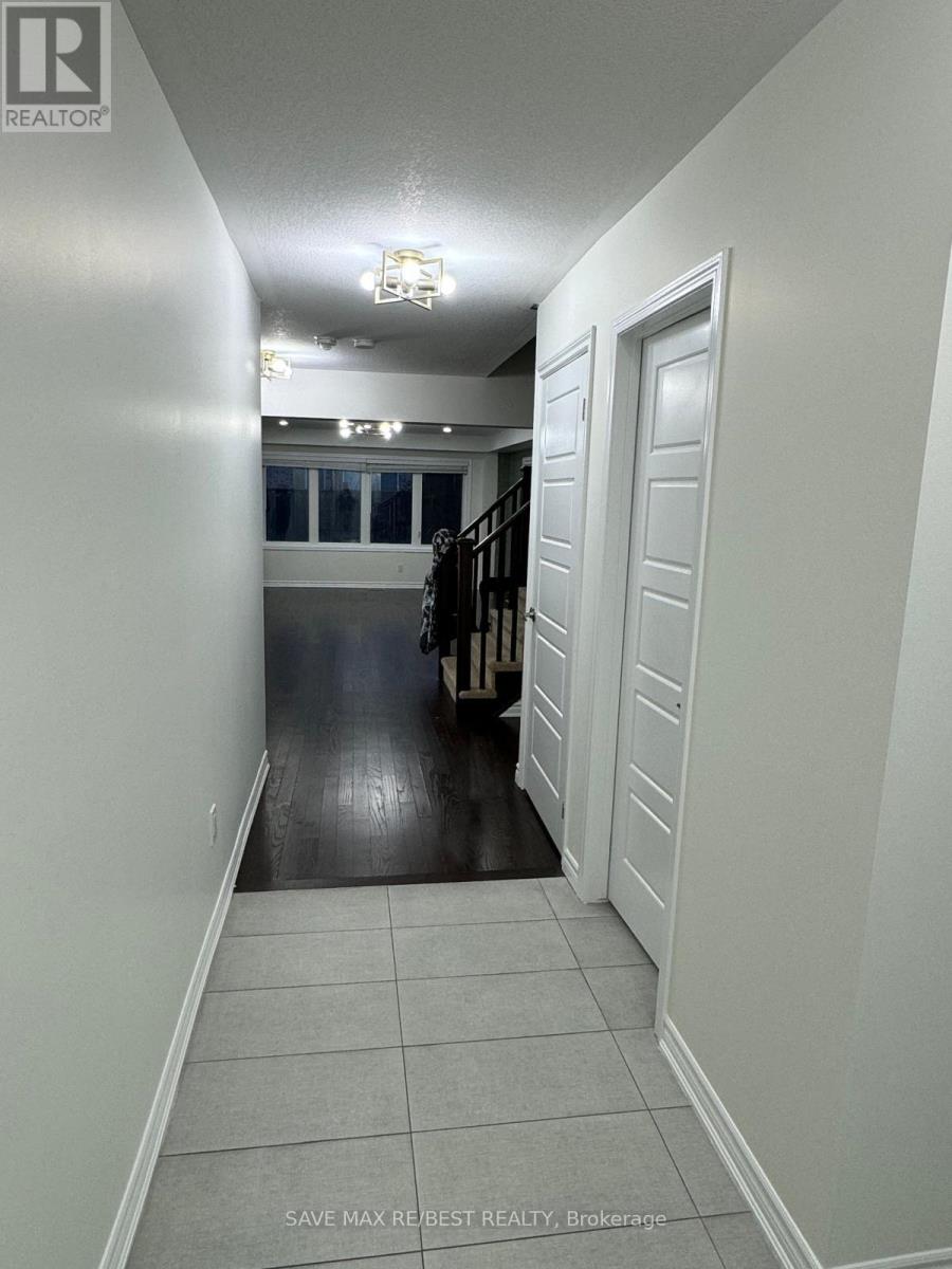 Main - 237 Shady Glen Crescent, Kitchener, Ontario  N2R 0J9 - Photo 2 - X12503716