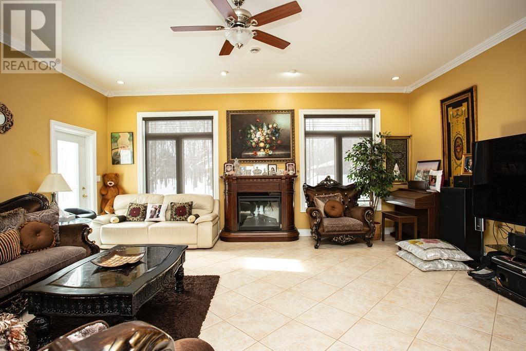 587 Moss Rd, Sault Ste. Marie, Ontario  P6A 5K8 - Photo 10 - SM252607