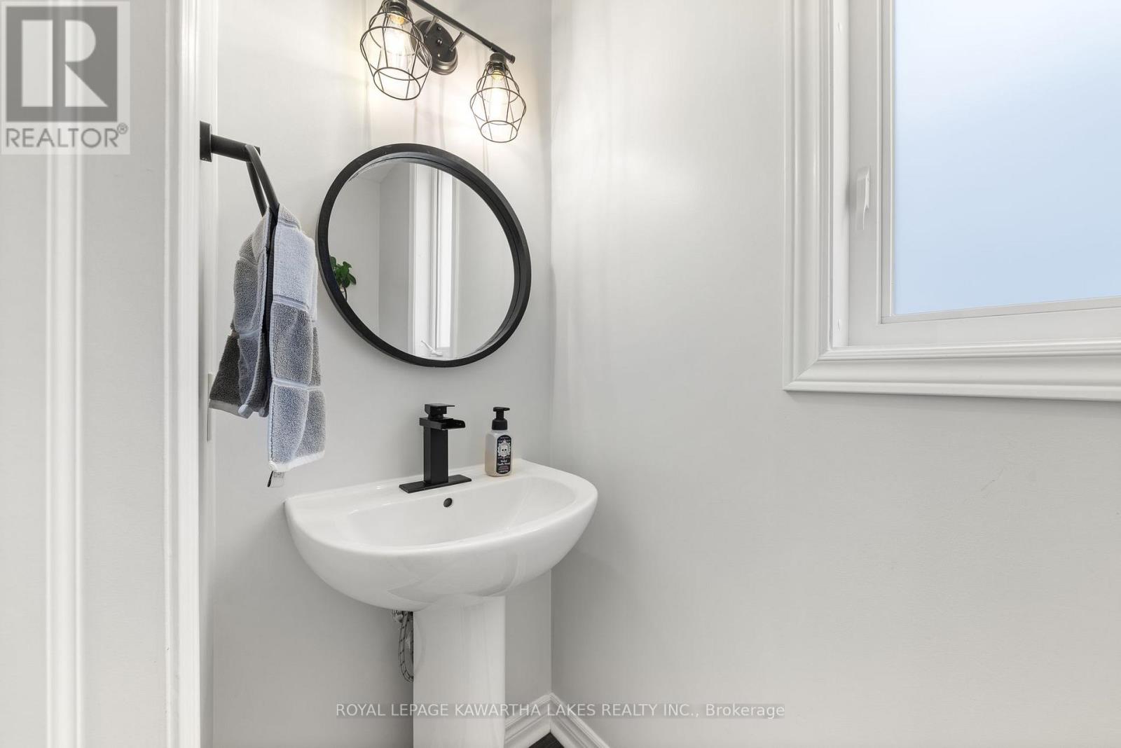 29 Logan Lane, Kawartha Lakes, Ontario K9V 0L3 - Photo 40 - X12506564