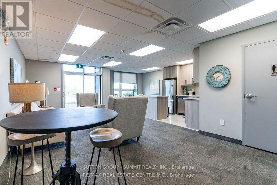 114 - 35 Southshore Crescent, Hamilton, Ontario  L8E 0J2 - Photo 18 - X12506358