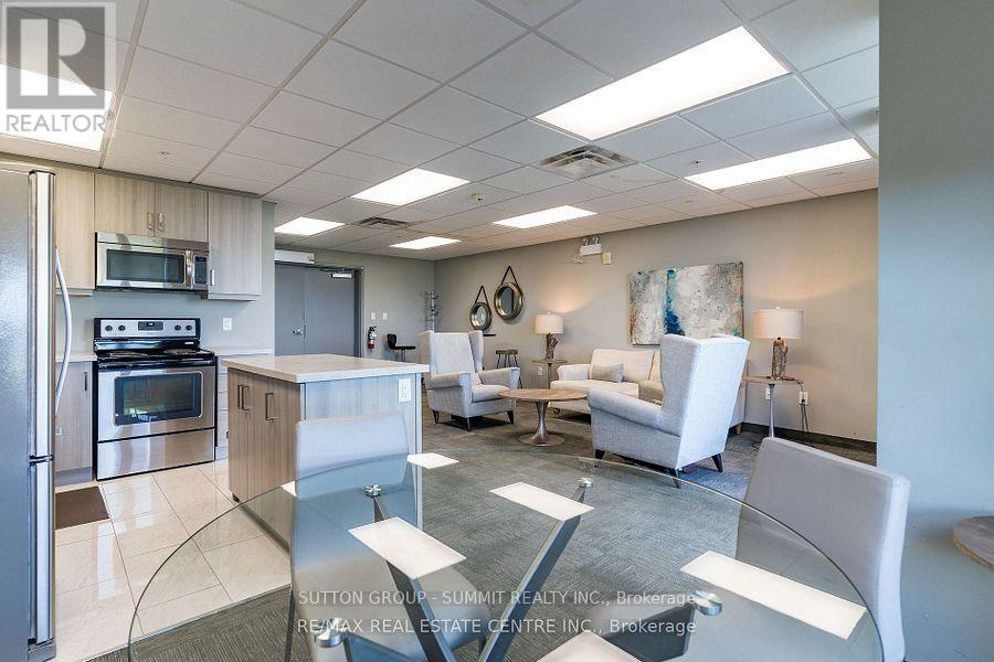 114 - 35 Southshore Crescent, Hamilton, Ontario  L8E 0J2 - Photo 19 - X12506358