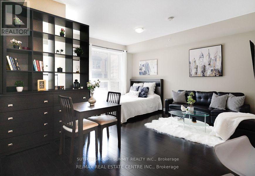 114 - 35 Southshore Crescent, Hamilton, Ontario  L8E 0J2 - Photo 7 - X12506358