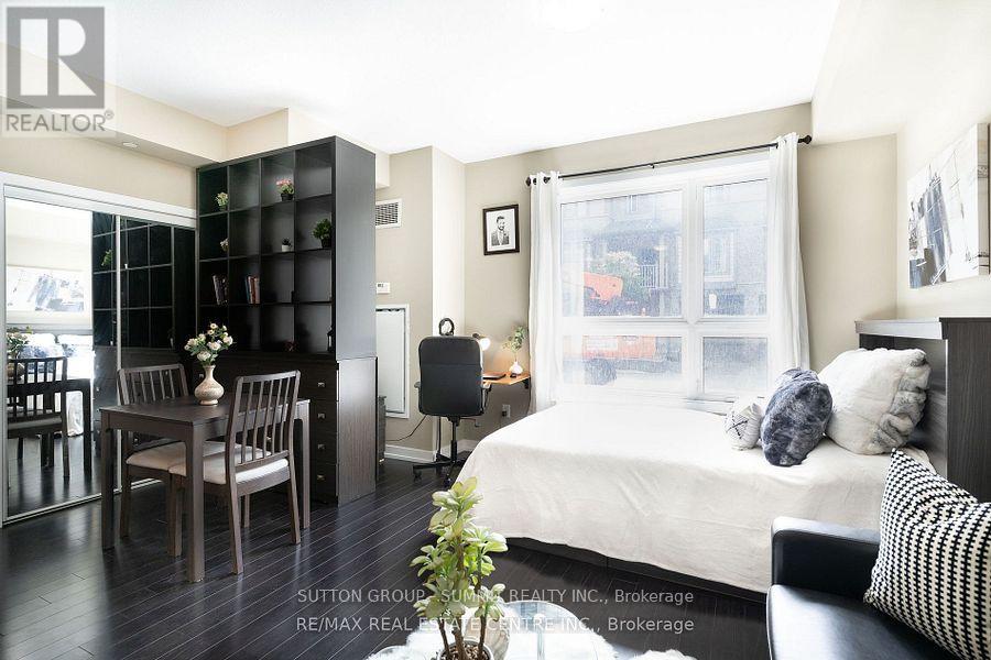 114 - 35 Southshore Crescent, Hamilton, Ontario  L8E 0J2 - Photo 9 - X12506358