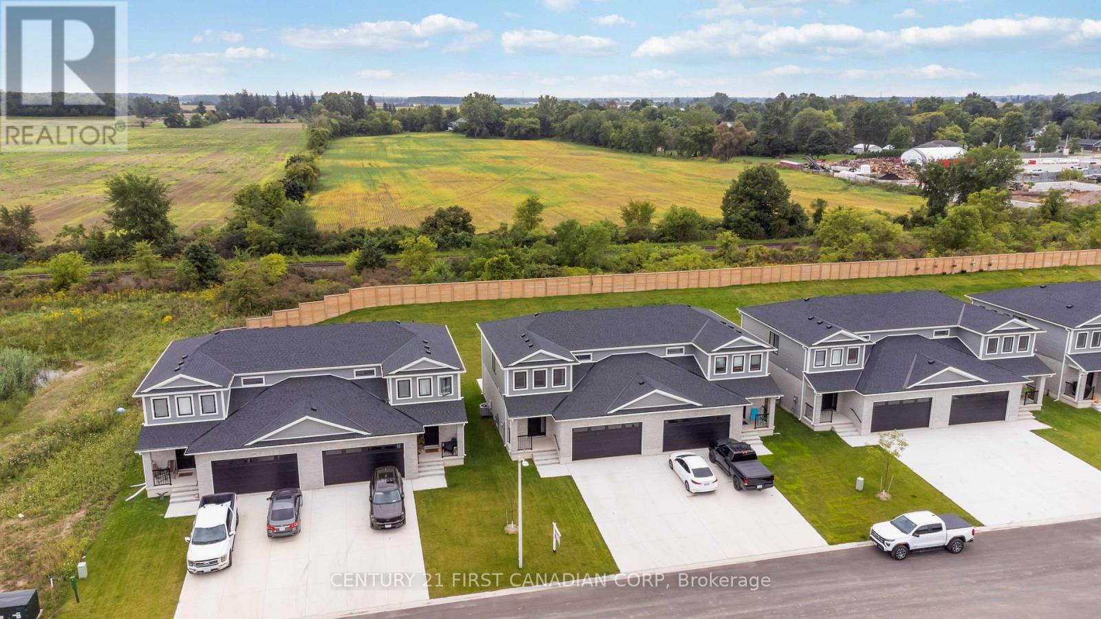 450 Main Street, Plympton-Wyoming, Ontario  N0N 1T0 - Photo 2 - X12506492