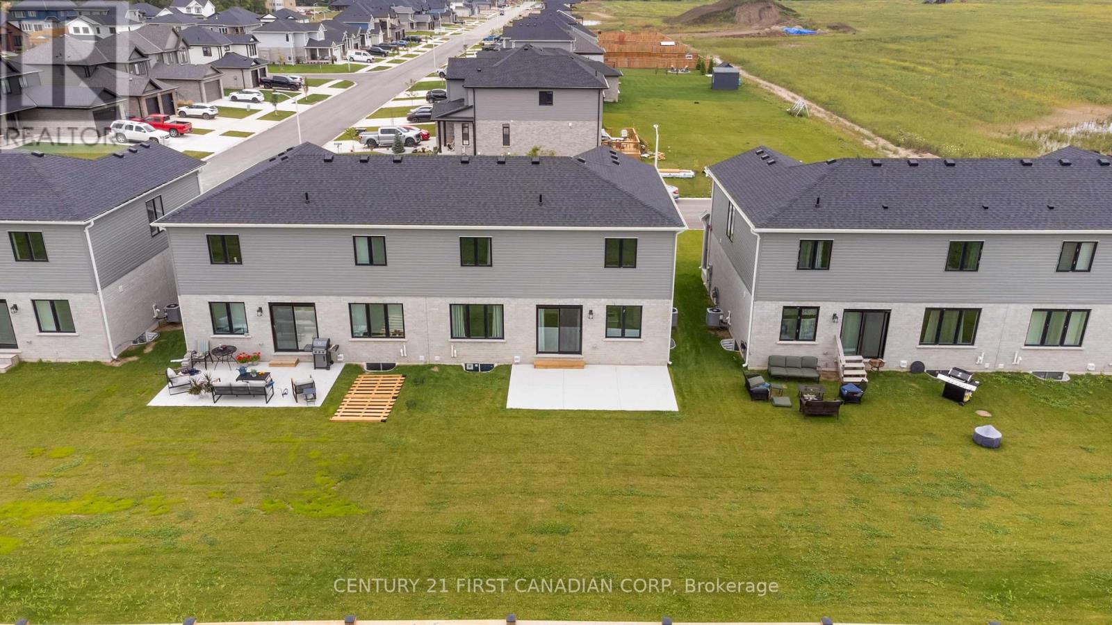 450 Main Street, Plympton-Wyoming, Ontario  N0N 1T0 - Photo 9 - X12506492