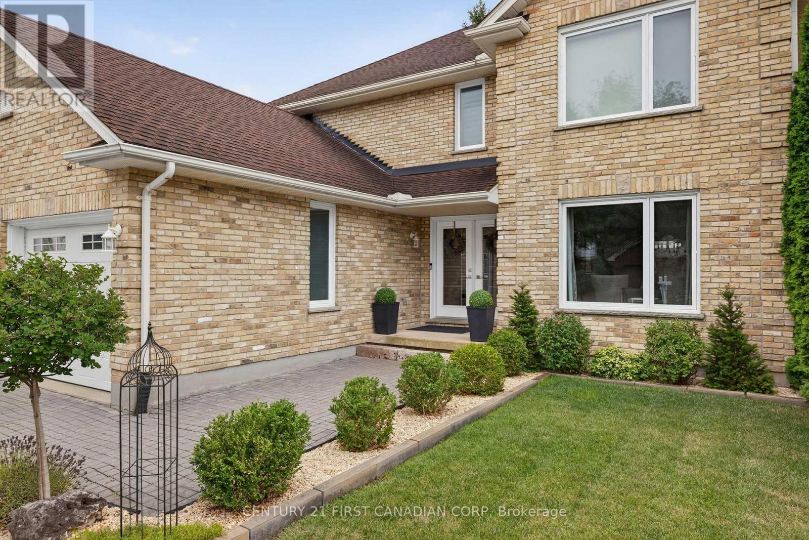 311 Ambleside Drive, London North, Ontario  N6G 4V8 - Photo 3 - X12506520