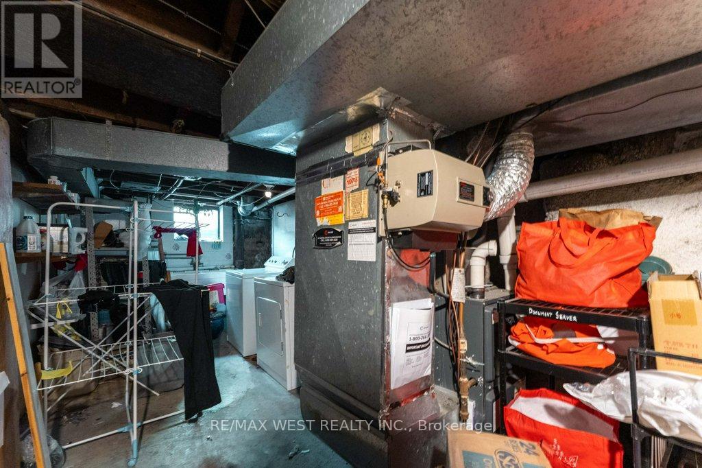 23 Clinton Street, Toronto, Ontario M6J 2N6 - Photo 31 - C12445416