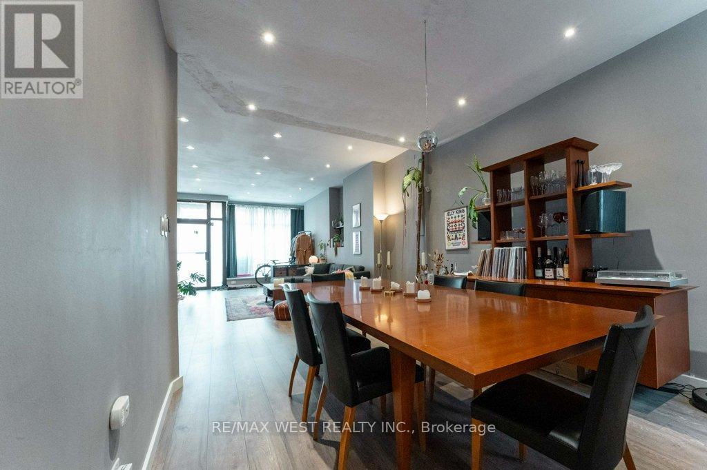 23 Clinton Street, Toronto, Ontario M6J 2N6 - Photo 18 - C12445416