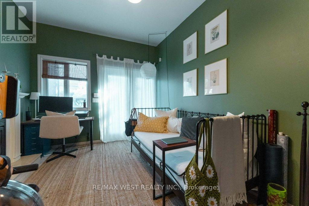 23 Clinton Street, Toronto, Ontario M6J 2N6 - Photo 22 - C12445416