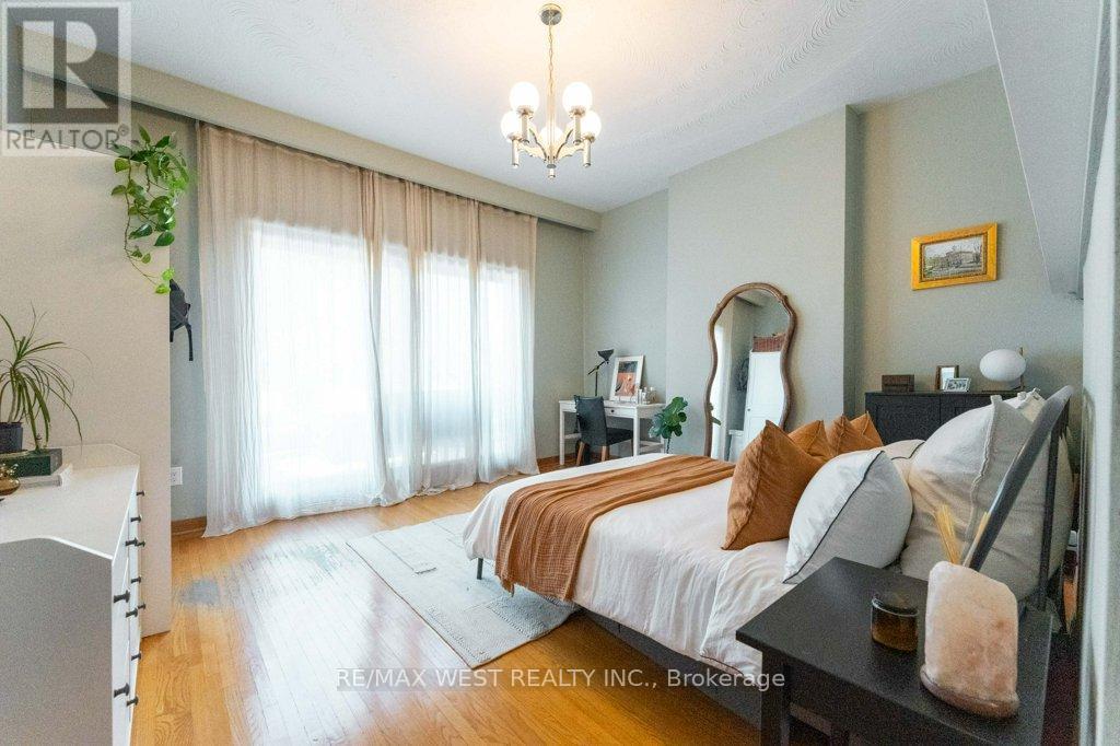 23 Clinton Street, Toronto, Ontario M6J 2N6 - Photo 24 - C12445416