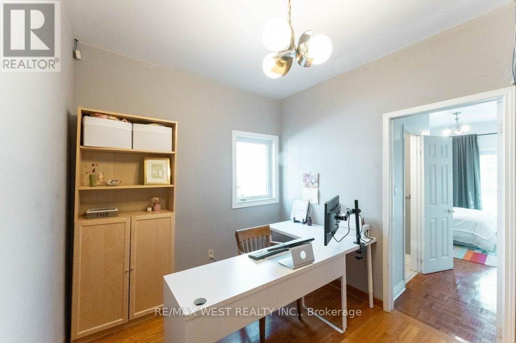 23 Clinton Street, Toronto, Ontario M6J 2N6 - Photo 28 - C12445416