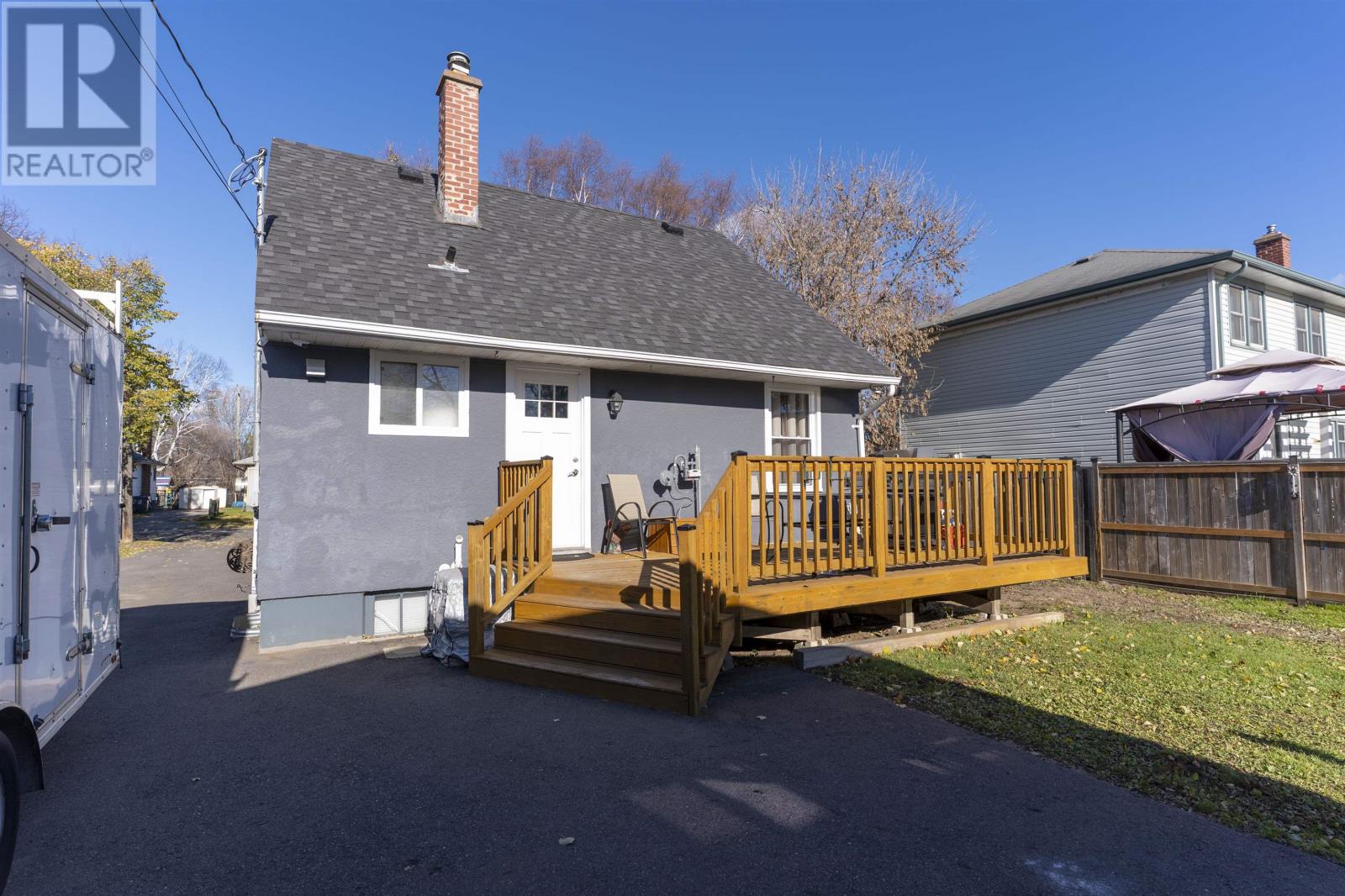 2218 Moodie St E, Thunder Bay, Ontario P7E 4Z6 - Photo 2 - TB253395