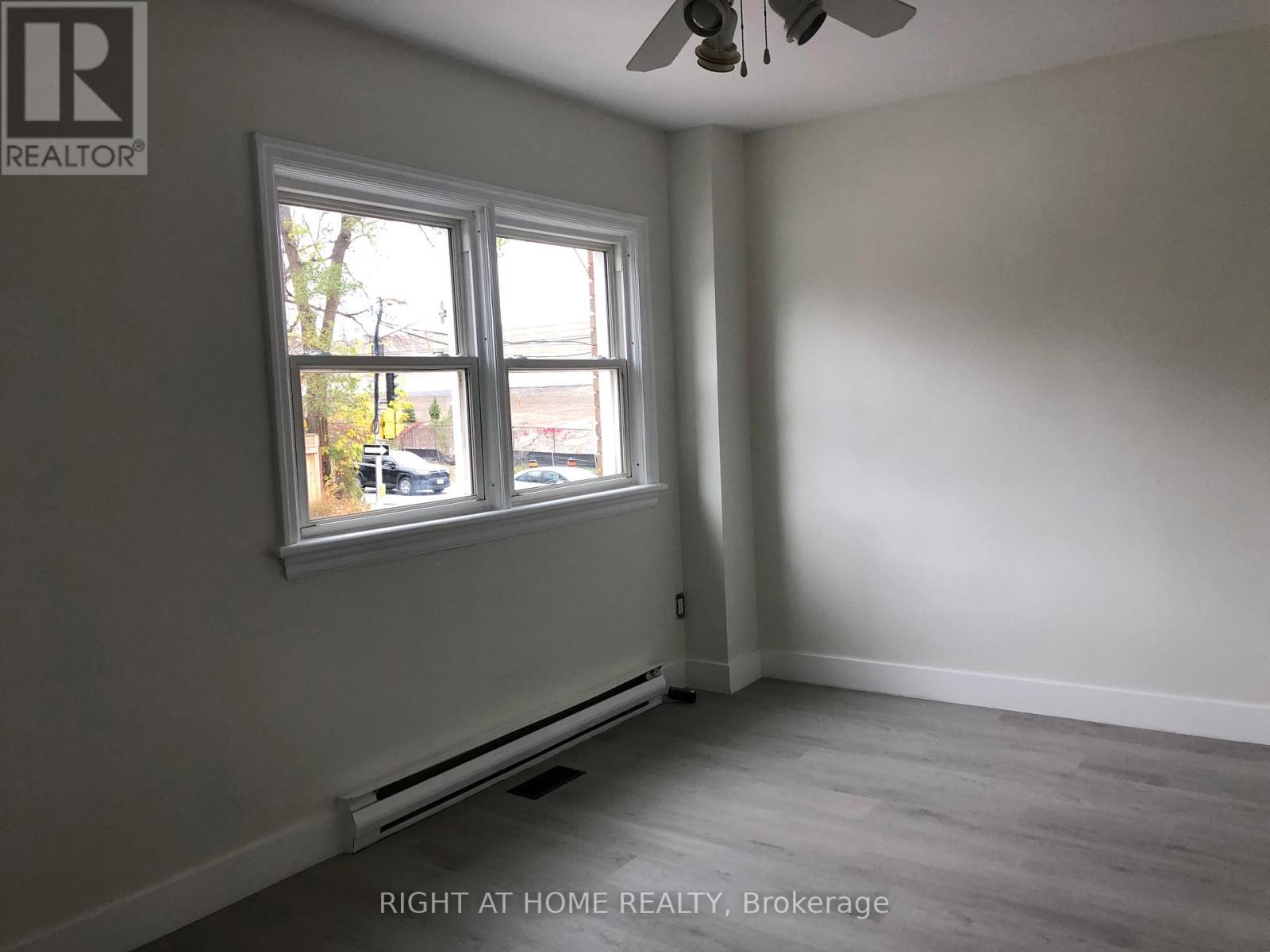 3 - 55 Glendale Avenue S, Ottawa, Ontario  K1S 1W3 - Photo 2 - X12444730