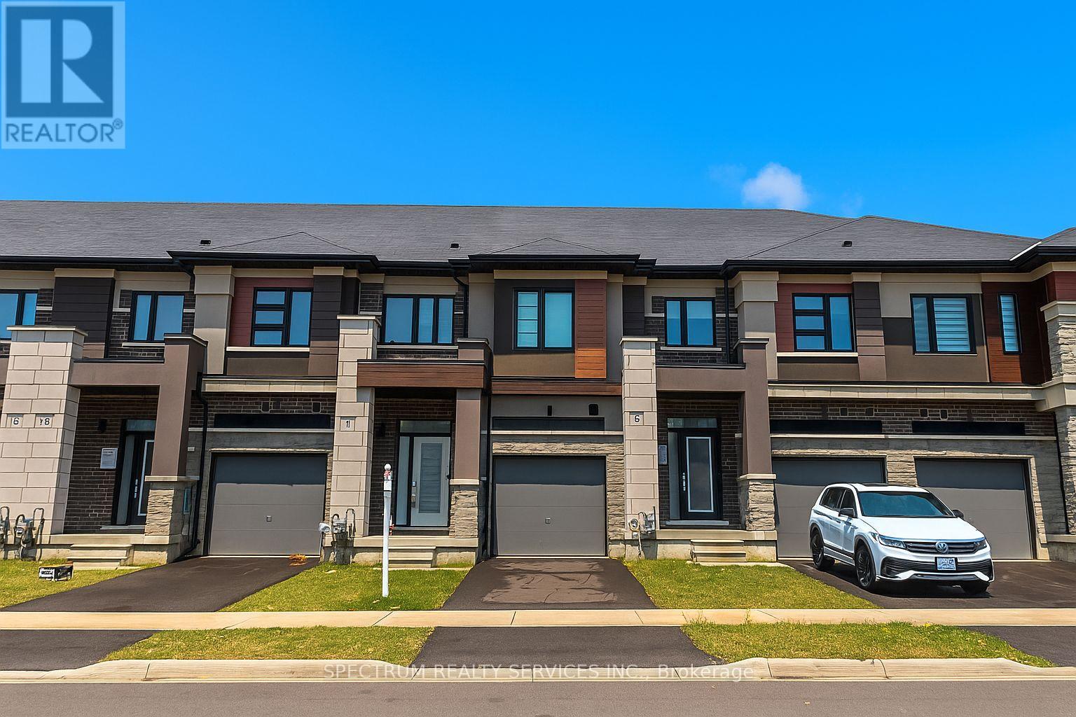 5 Poole Street, Brantford, Ontario  N3V 0B2 - Photo 1 - X12502672