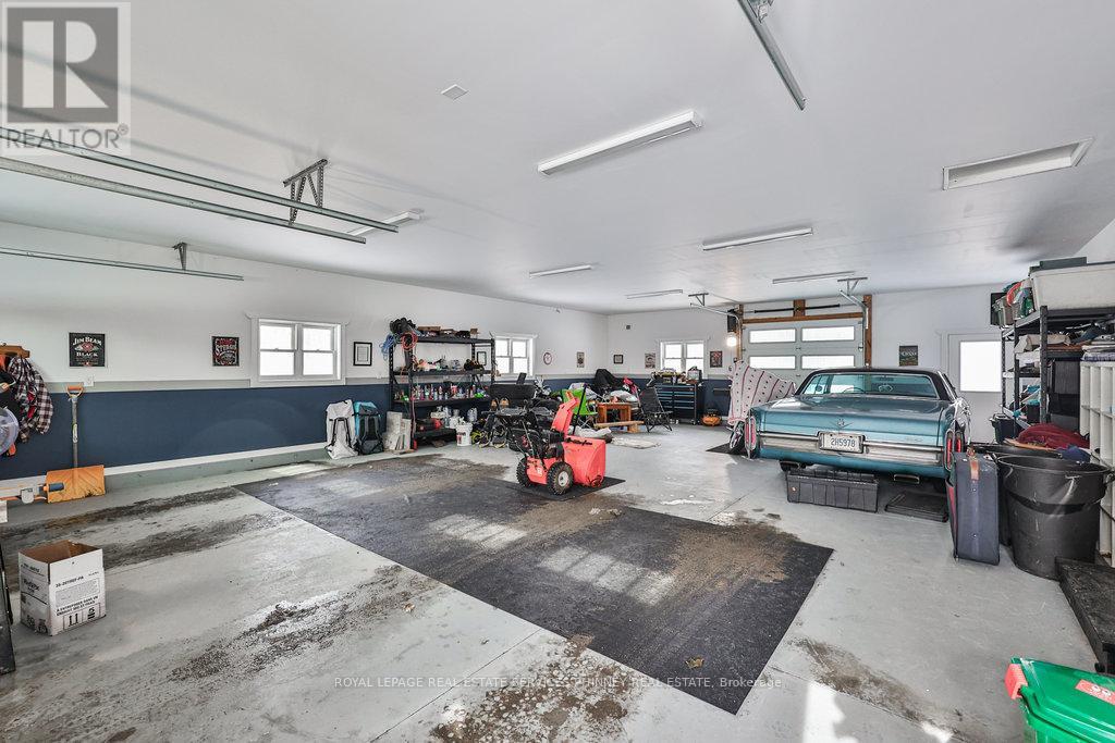 1068 Xavier Street, Gravenhurst, Ontario  P0E 1G0 - Photo 41 - X12424614