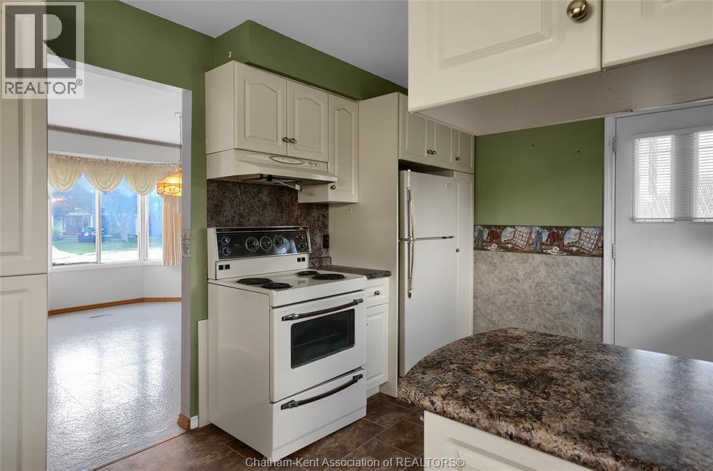 115 Parkwood Drive, Chatham, Ontario N7M 2B1 - Photo 11 - 25027924