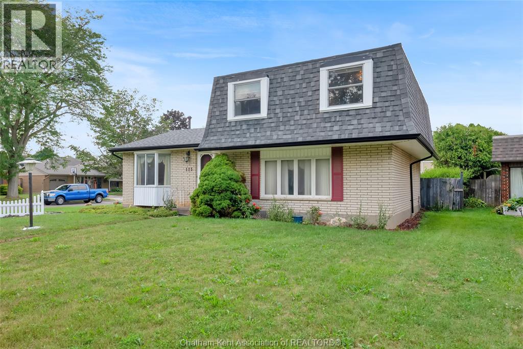 115 Parkwood Drive, Chatham, Ontario N7M 2B1 - Photo 2 - 25027924