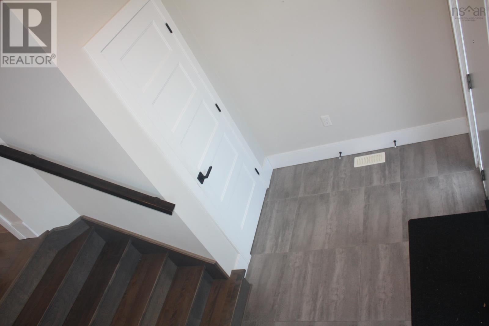 276 Fleetview Drive, Halifax, Nova Scotia  B3M 0L8 - Photo 5 - 202525253