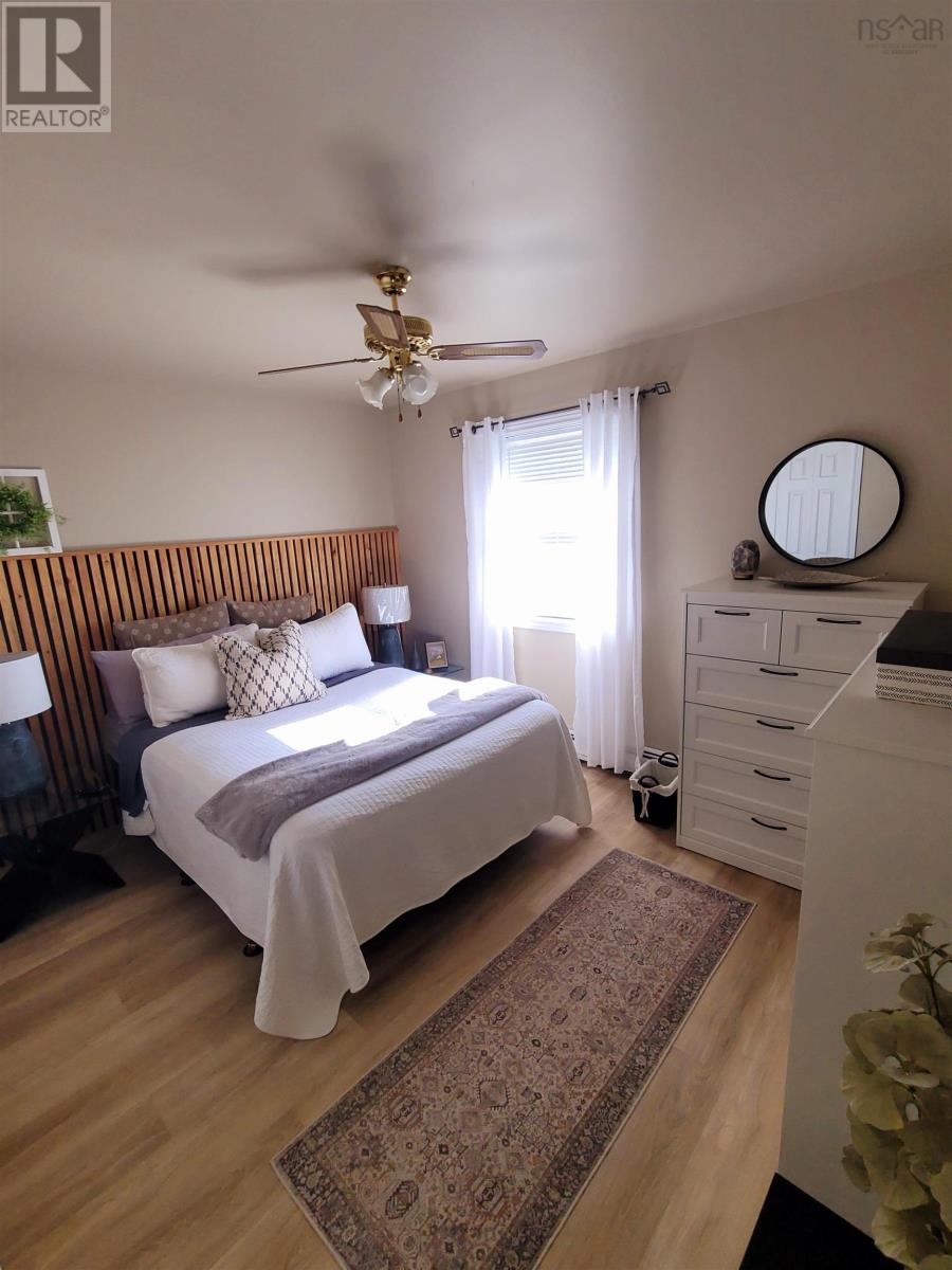 19 Highland Street, Glace Bay, Nova Scotia  B1A 2T4 - Photo 11 - 202525908