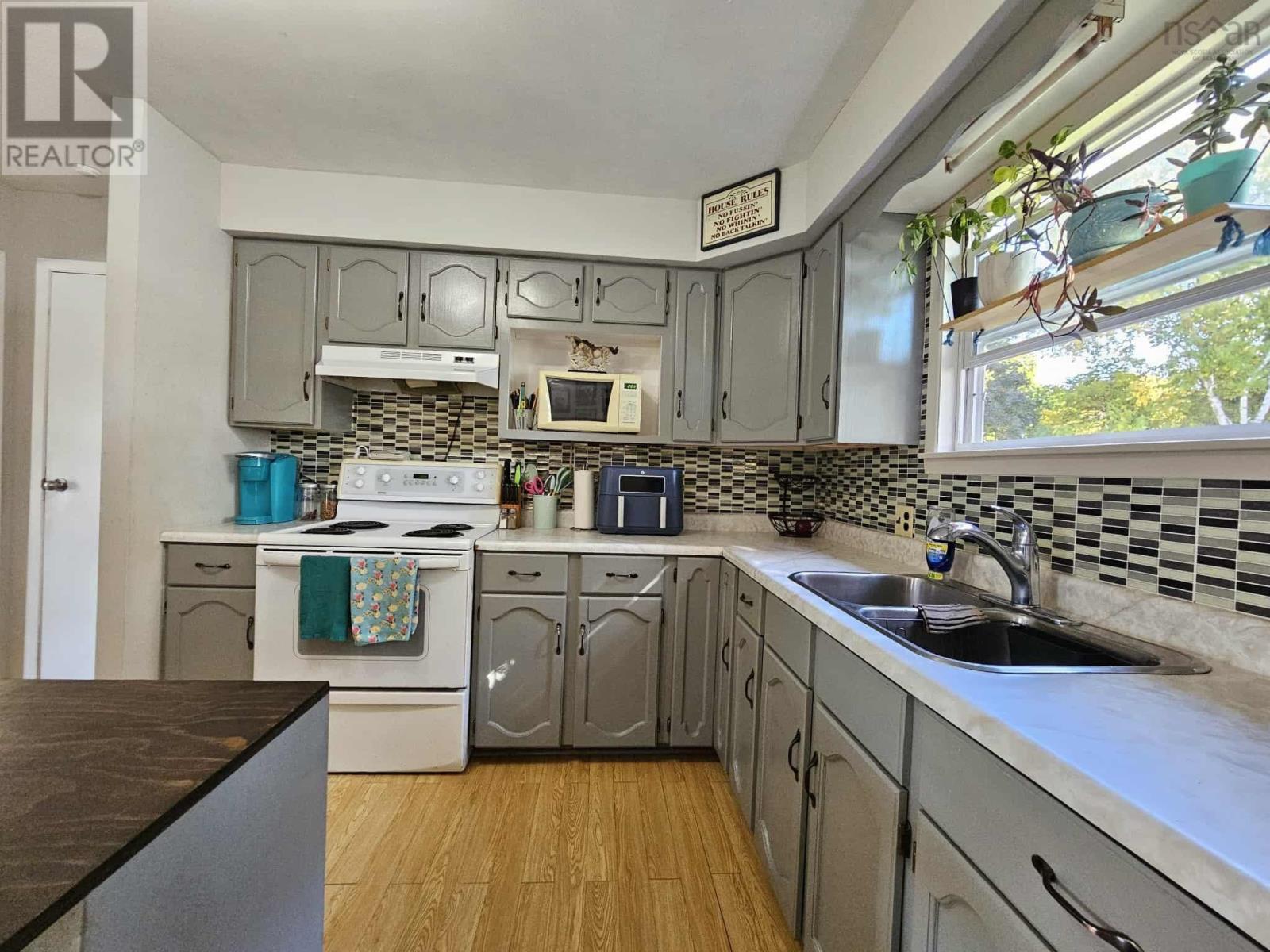 45 Salter Avenue, Truro, Nova Scotia  B2N 1A6 - Photo 12 - 202525321