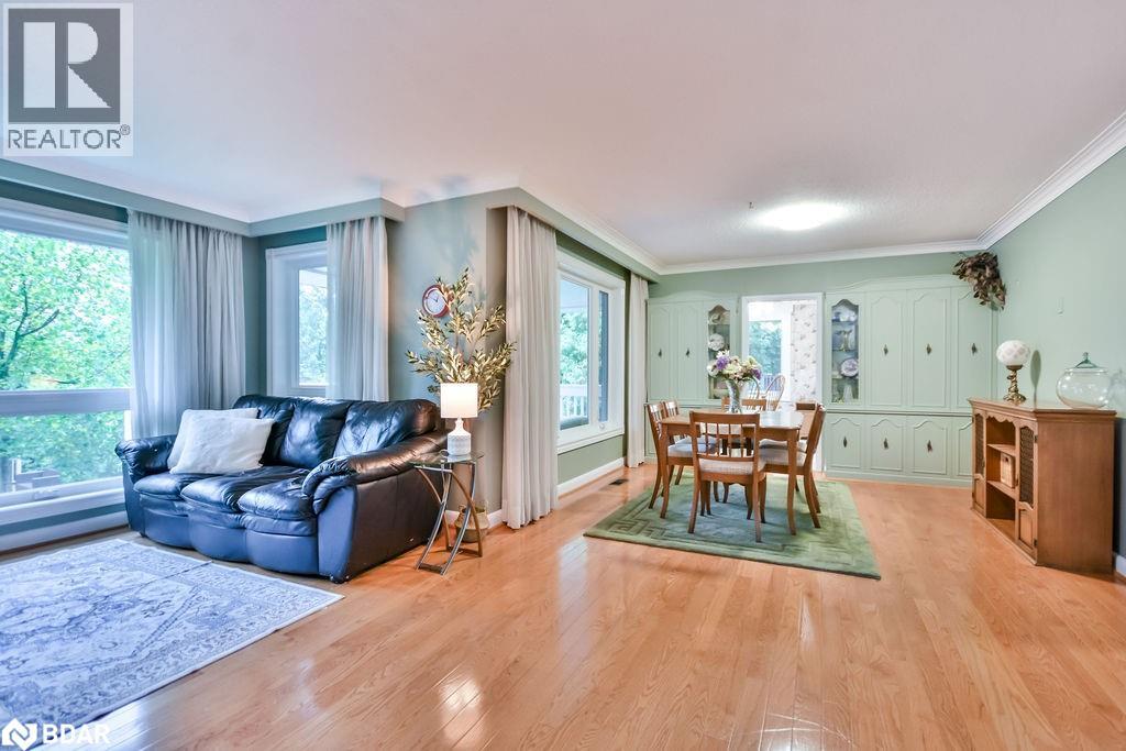 25 Florida Crescent, North York, Ontario  M9M 1P4 - Photo 8 - 40774812