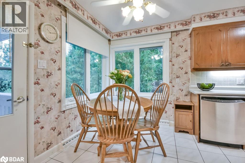 25 Florida Crescent, North York, Ontario  M9M 1P4 - Photo 12 - 40774812