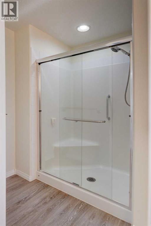 46 Valley Creek Road Nw, Calgary, Alberta  T3B 5V1 - Photo 27 - A2267125