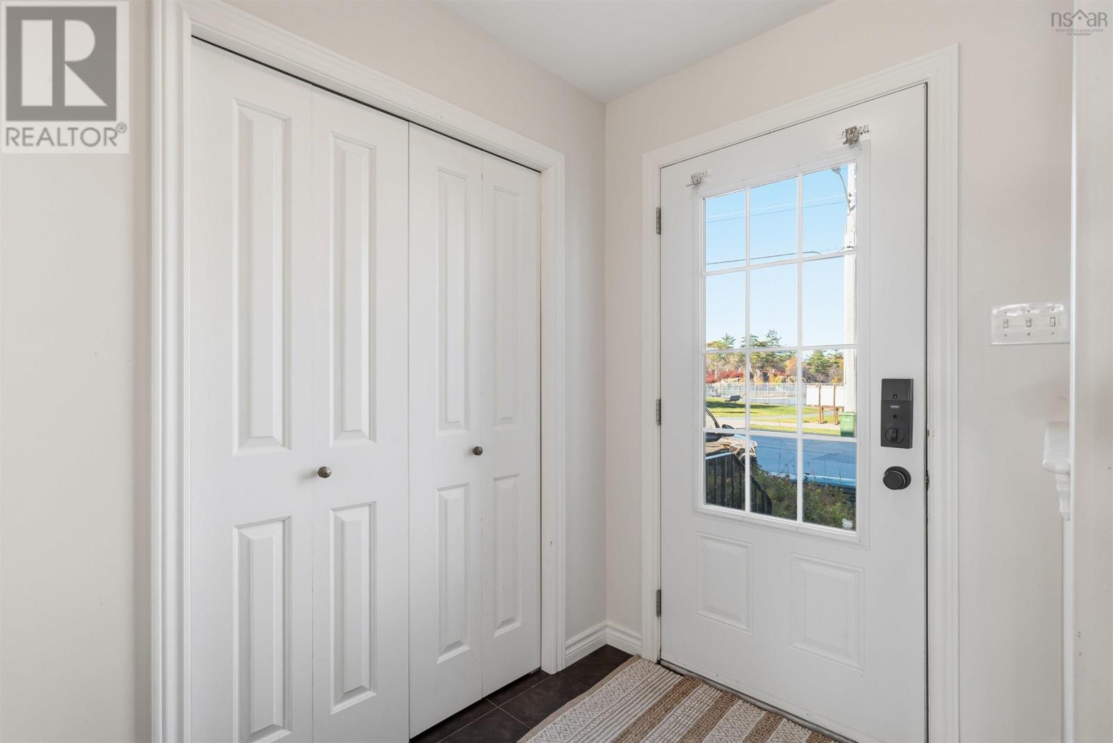 190 Transom Drive, Halifax, Nova Scotia  B3M 4T7 - Photo 2 - 202526558