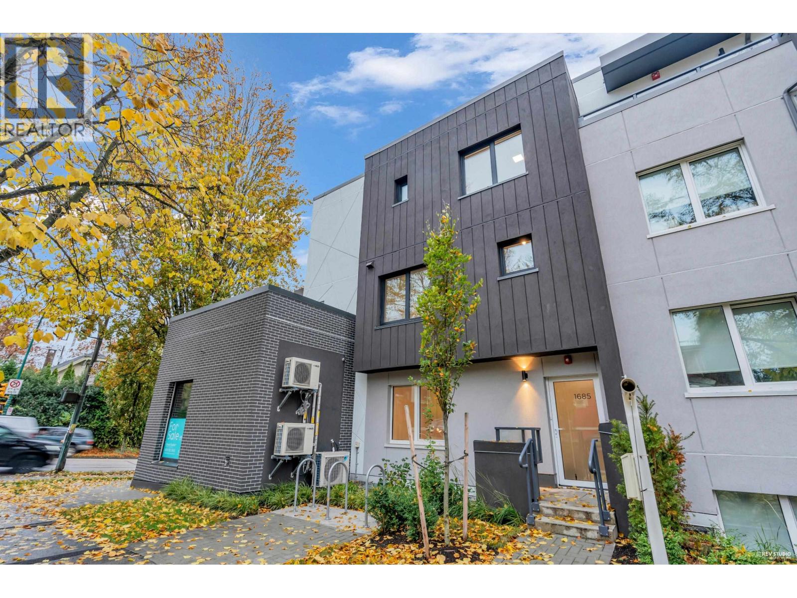 1685 LAKEWOOD DRIVE, Vancouver, British Columbia