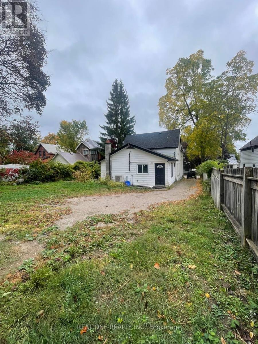 216 John Street N, Orillia, Ontario  L3V 3H7 - Photo 36 - S12447706