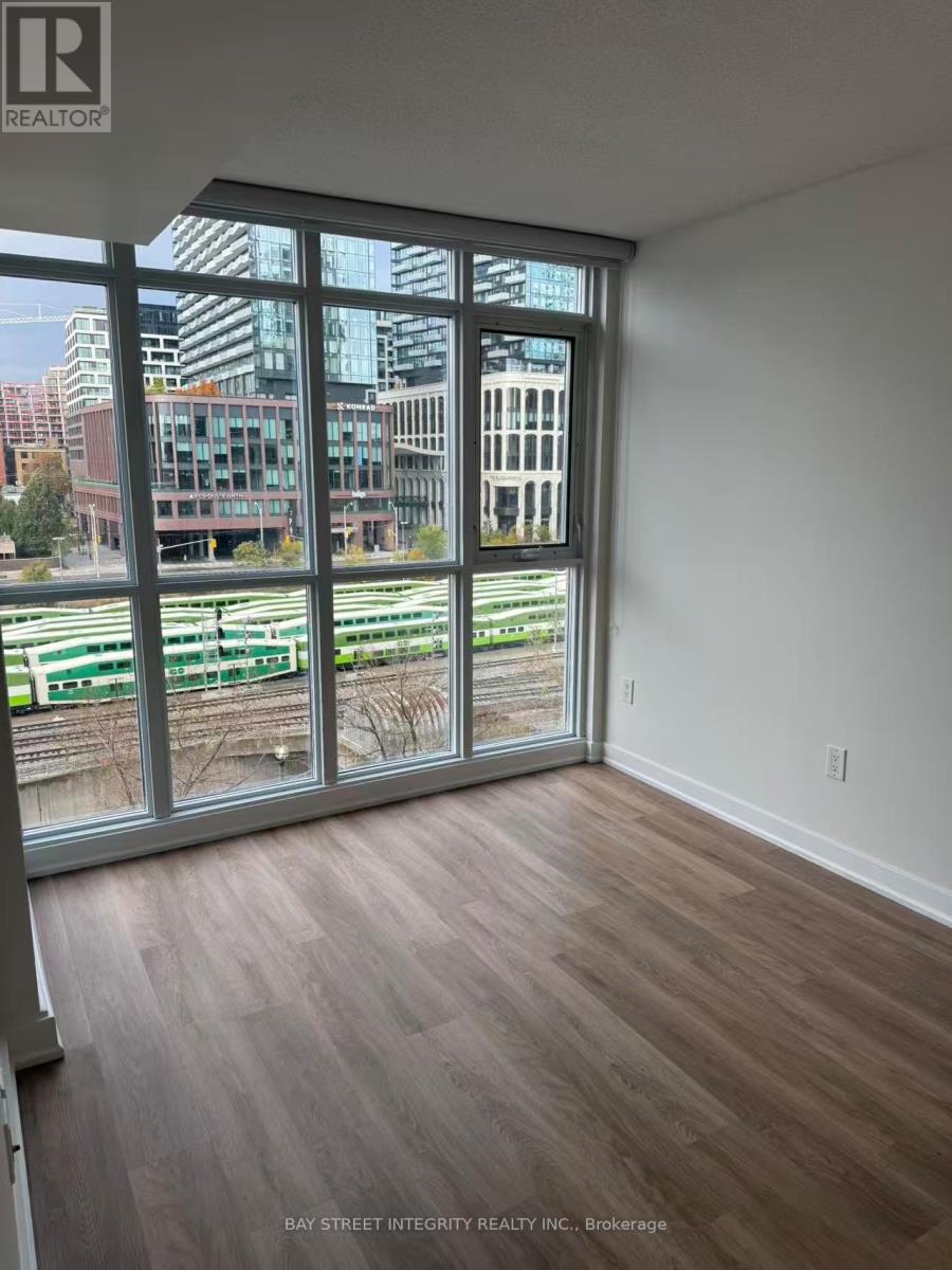 15 Iceboat Terrace, Toronto, Ontario  M5V 4A5 - Photo 11 - C12506502