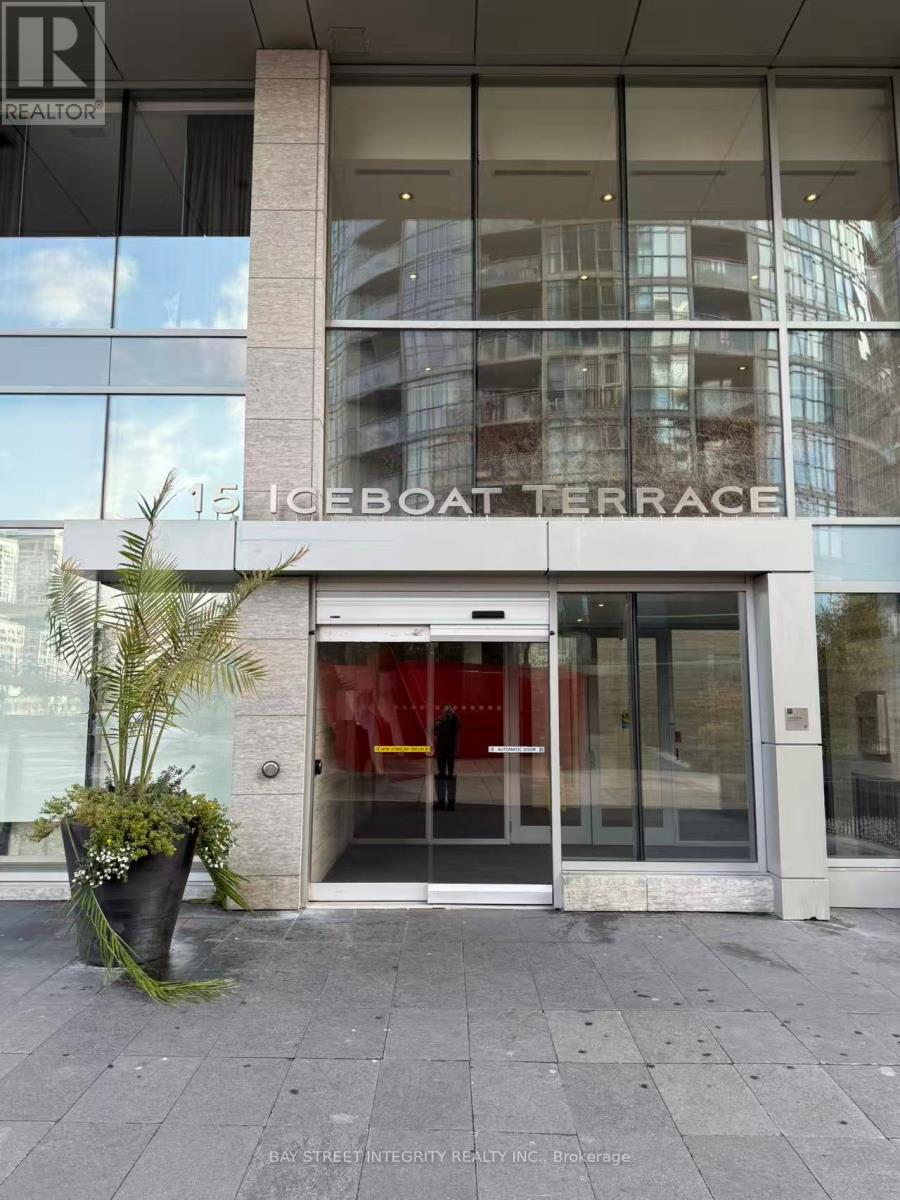 15 Iceboat Terrace, Toronto, Ontario  M5V 4A5 - Photo 18 - C12506502