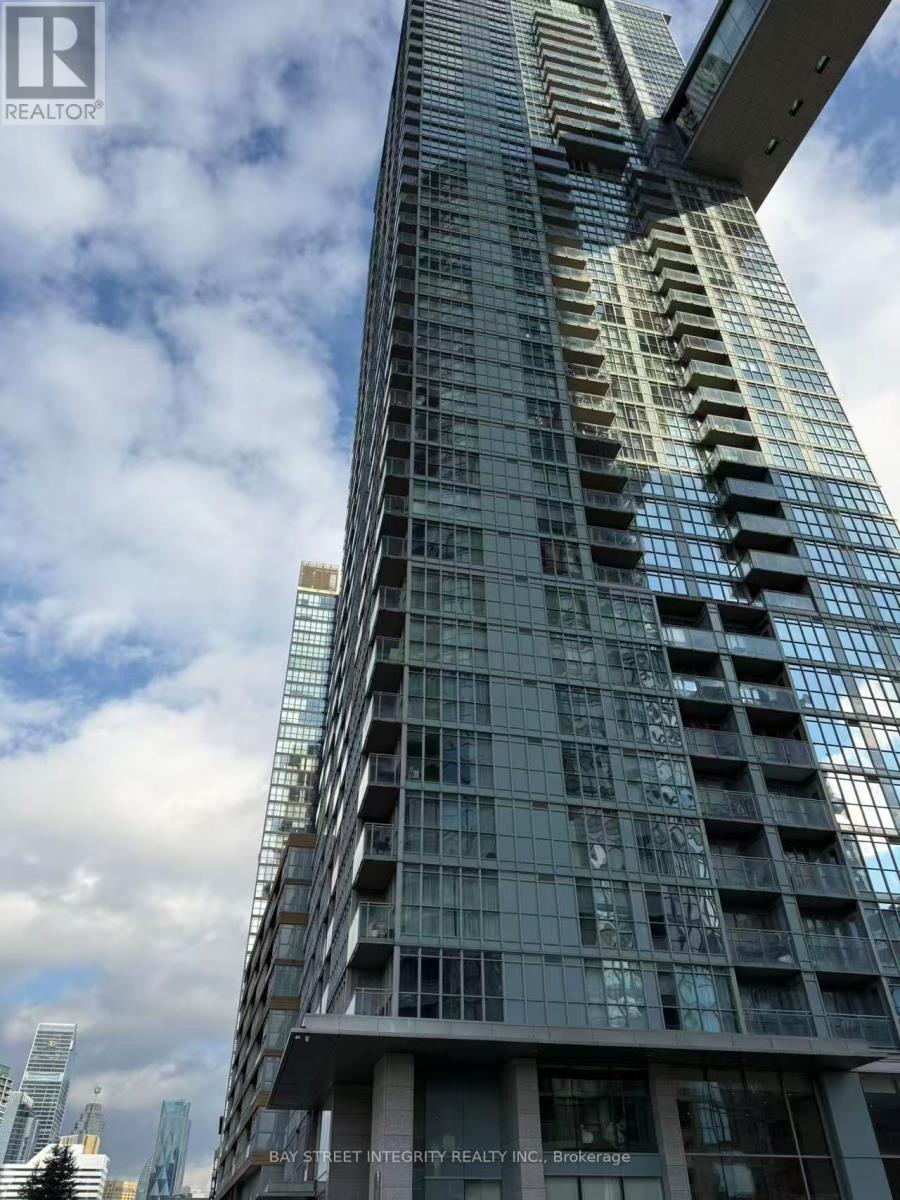 15 Iceboat Terrace, Toronto, Ontario  M5V 4A5 - Photo 19 - C12506502