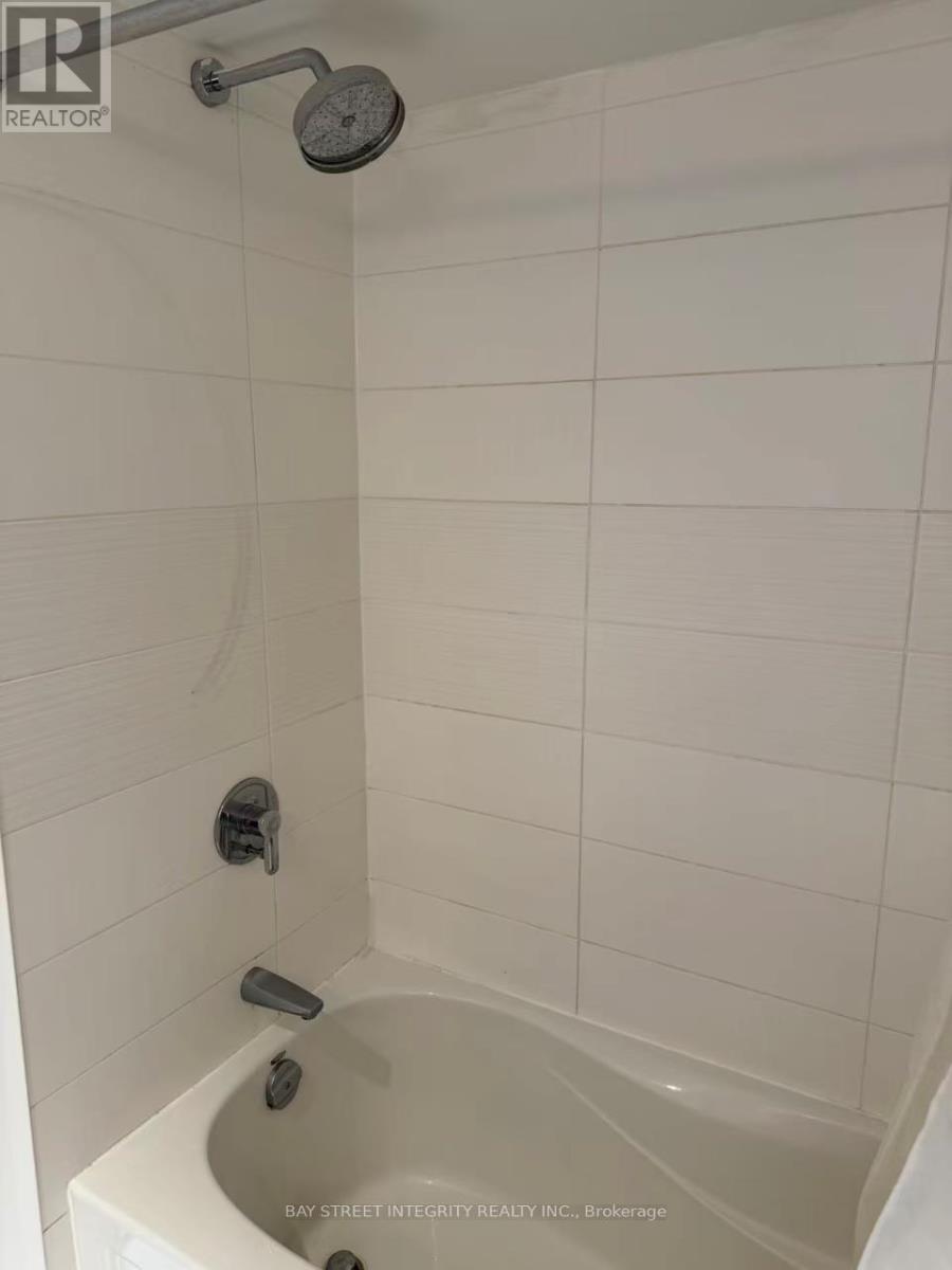 15 Iceboat Terrace, Toronto, Ontario  M5V 4A5 - Photo 9 - C12506502