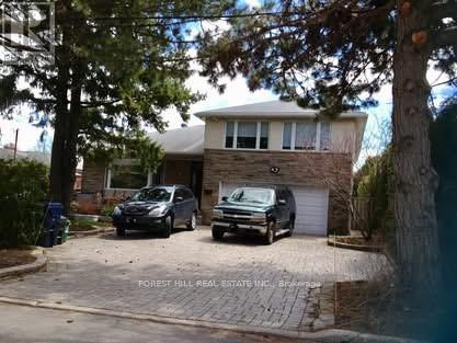 17 BLUE FOREST DRIVE, toronto (bathurst manor), Ontario