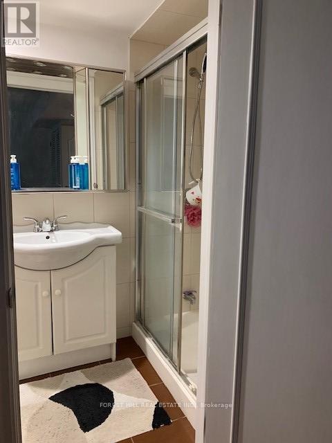 17 Blue Forest Drive, Toronto (Bathurst Manor), Ontario  M3H 4W3 - Photo 16 - C12506592