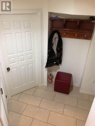 17 Blue Forest Drive, Toronto (Bathurst Manor), Ontario  M3H 4W3 - Photo 4 - C12506592