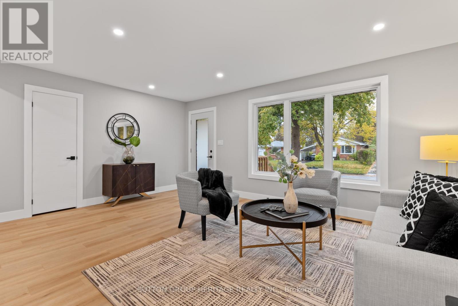 77 Claymore Crescent, Oshawa, Ontario  L1G 6G3 - Photo 4 - E12506516