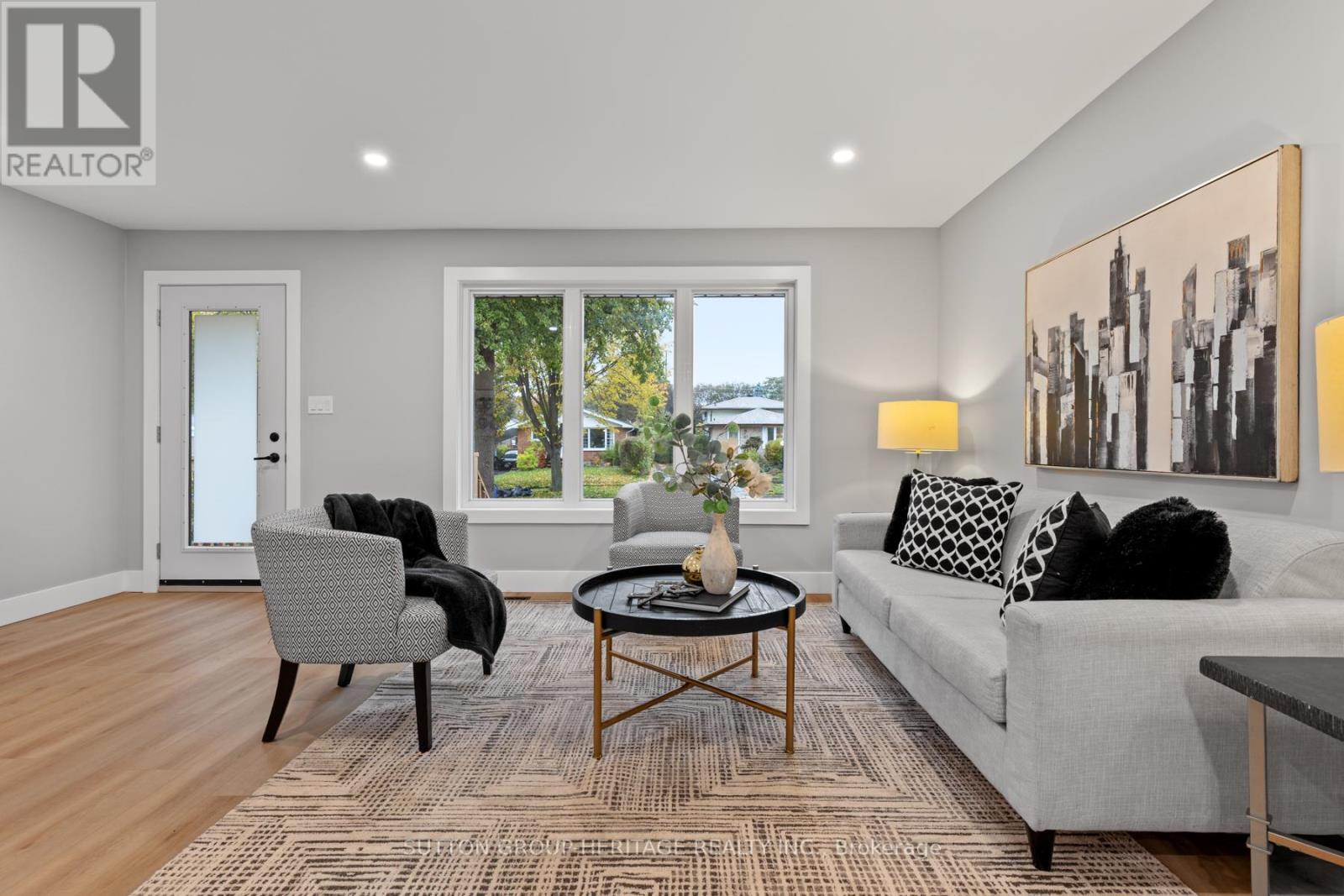 77 Claymore Crescent, Oshawa, Ontario  L1G 6G3 - Photo 5 - E12506516