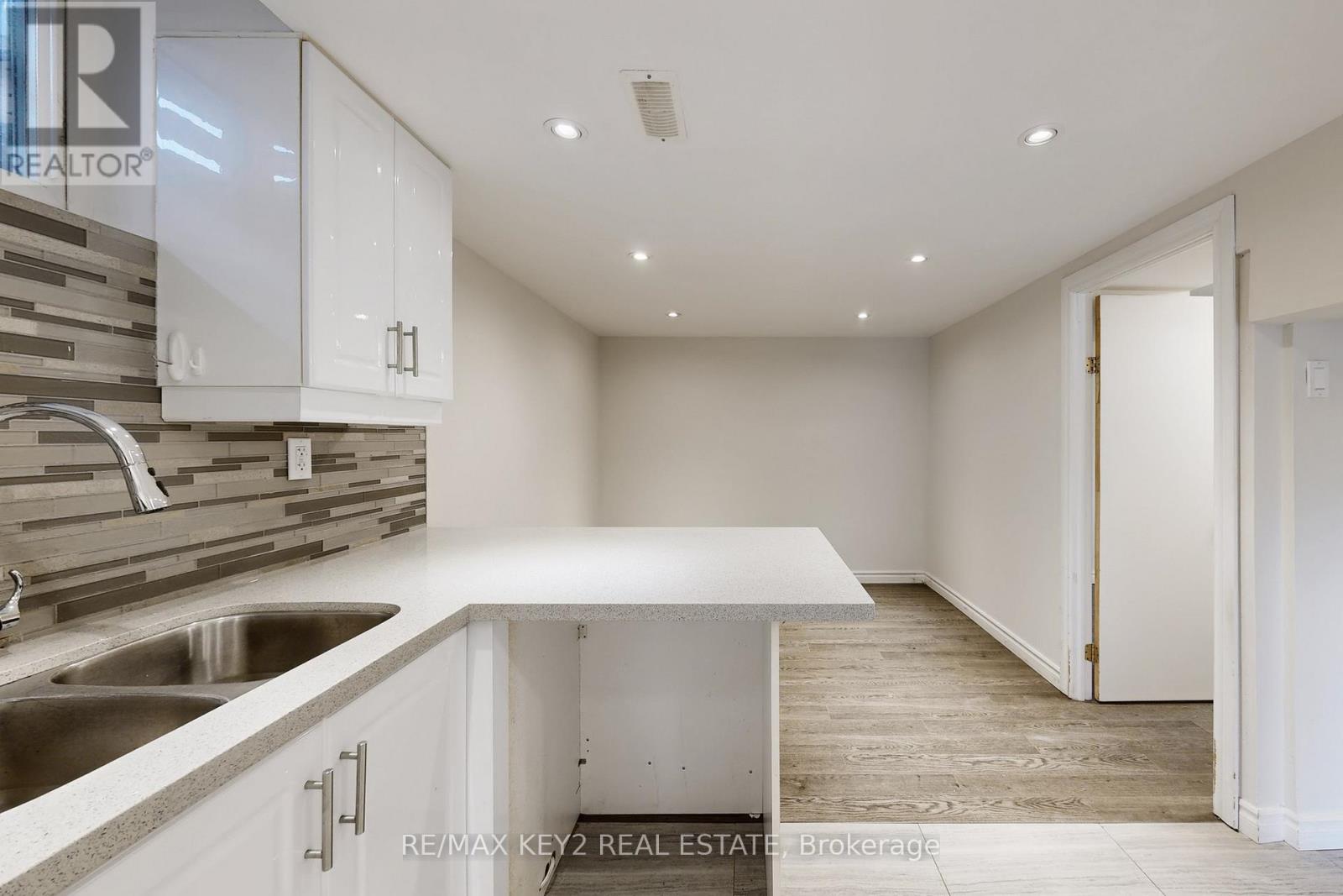 Bsmt - 779 Wesley Drive, Oshawa, Ontario  L1H 7X6 - Photo 11 - E12506536