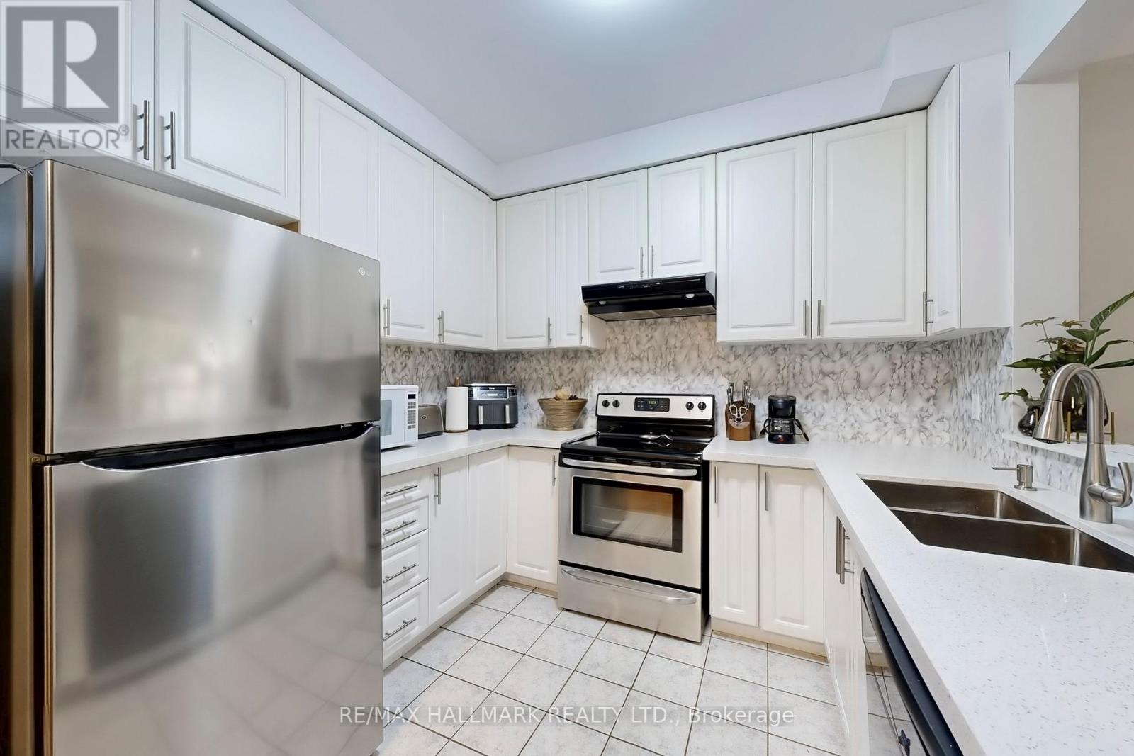 386 Strouds Lane, Pickering, Ontario  L1V 6X2 - Photo 15 - E12506600