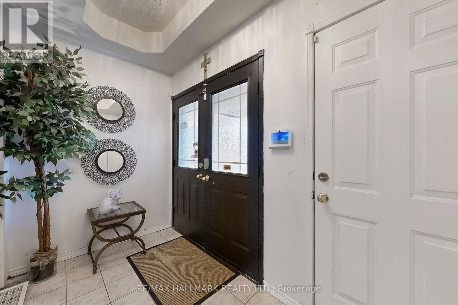 386 Strouds Lane, Pickering, Ontario  L1V 6X2 - Photo 4 - E12506600