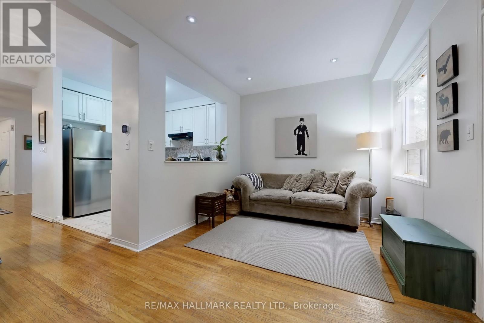 386 Strouds Lane, Pickering, Ontario  L1V 6X2 - Photo 9 - E12506600