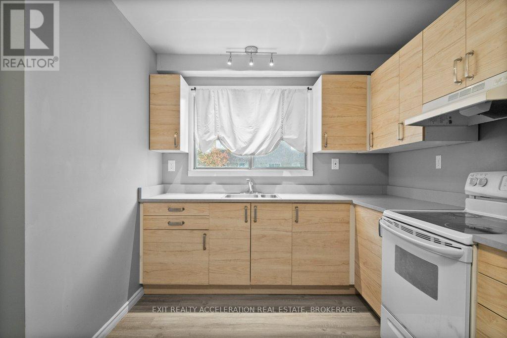 772 Ashwood Drive, Kingston (South Of Taylor-Kidd Blvd), Ontario  K7M 6W7 - Photo 12 - X12506840