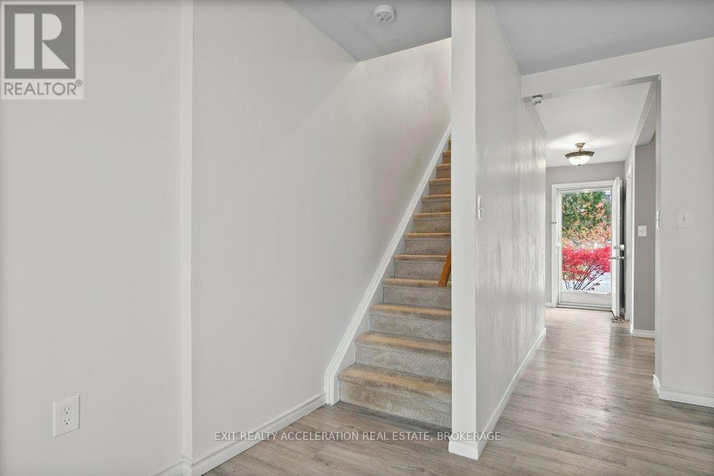 772 Ashwood Drive, Kingston (South Of Taylor-Kidd Blvd), Ontario  K7M 6W7 - Photo 6 - X12506840