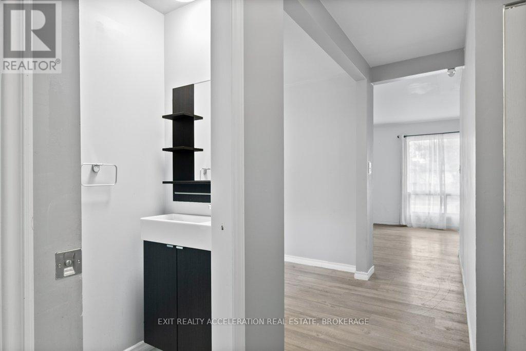 772 Ashwood Drive, Kingston (South Of Taylor-Kidd Blvd), Ontario  K7M 6W7 - Photo 8 - X12506840