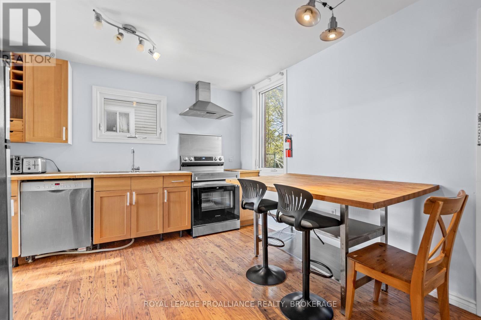 322 Collingwood Street, Kingston, Ontario  K7L 3Y2 - Photo 11 - X12506868