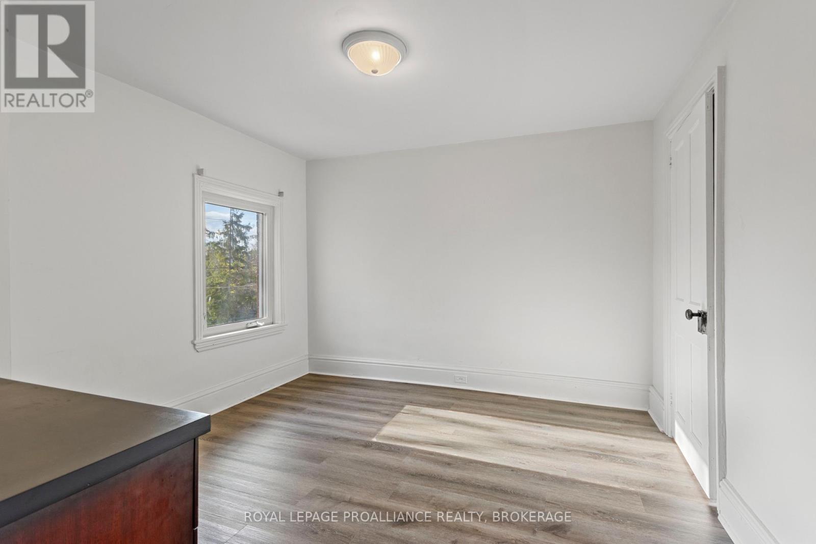 322 Collingwood Street, Kingston, Ontario  K7L 3Y2 - Photo 14 - X12506868